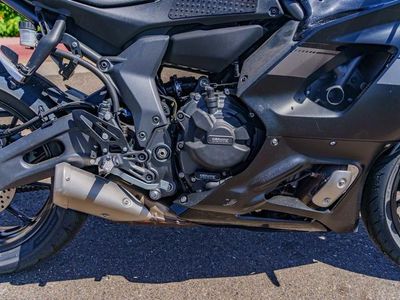 2025 Yamaha YZF-R7 - Photo 11