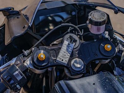 2025 Yamaha YZF-R7 - Photo 9