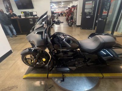 2025 Harley-Davidson FLHX - Street Glide — photo 9 view