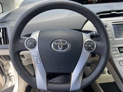 2013 Toyota Prius — photo 16 view