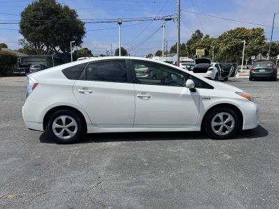 2013 Toyota Prius — photo 8 view