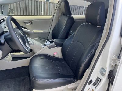 2013 Toyota Prius — photo 9 view