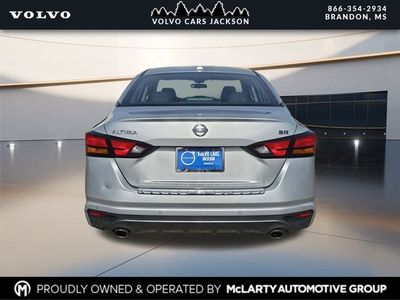 2022 Nissan Altima — detail view