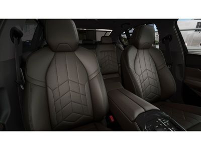 2026 BMW 5 Series - Photo 11