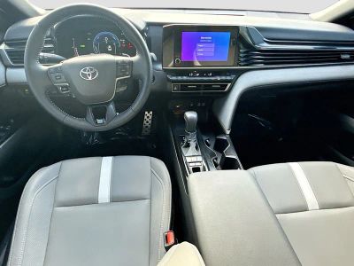 2025 Toyota Camry — photo 15 view