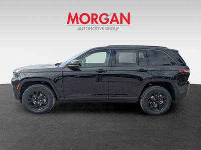 2026 Jeep Grand Cherokee — engine compartment view