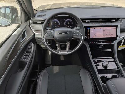 2026 Jeep Grand Cherokee — photo 17 view