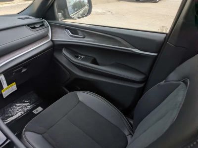 2026 Jeep Grand Cherokee — photo 18 view