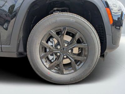 2026 Jeep Grand Cherokee — photo 10 view