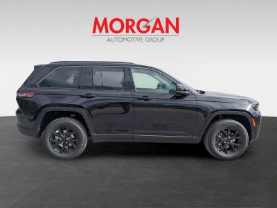 2026 Jeep Grand Cherokee — side profile view