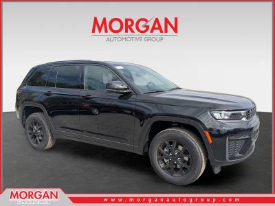 2026 Jeep Grand Cherokee Laredo Altitude in Black — front three-quarter view