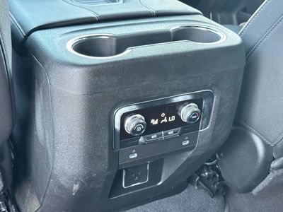 2024 GMC Yukon SLT - Photo 16