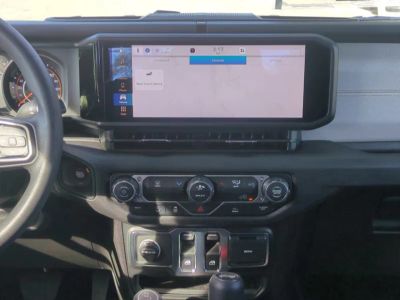 2026 Jeep Wrangler — photo 18 view