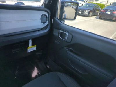 2026 Jeep Wrangler — photo 17 view