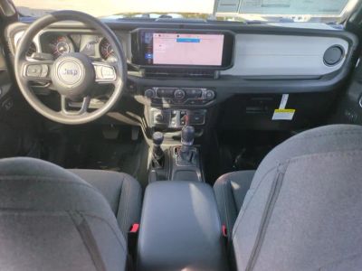 2026 Jeep Wrangler — photo 15 view