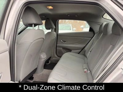 2023 Hyundai Elantra SEL - Photo 24