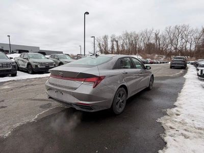 2023 Hyundai Elantra SEL - Photo 4