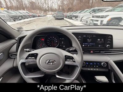 2023 Hyundai Elantra SEL - Photo 12