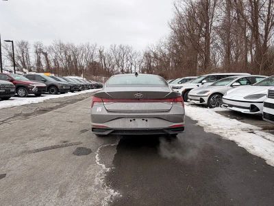 2023 Hyundai Elantra SEL - Photo 5