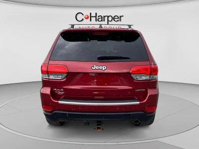 2015 Jeep Grand Cherokee — interior view