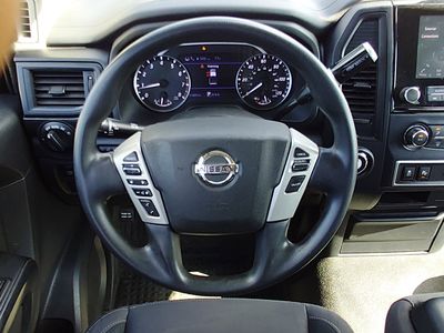 2022 Nissan Titan - Photo 12