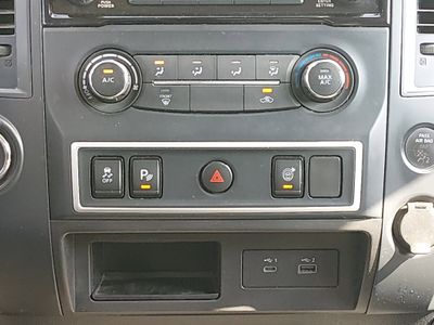 2022 Nissan Titan - Photo 13