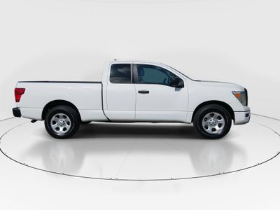 2022 Nissan Titan - Photo 8