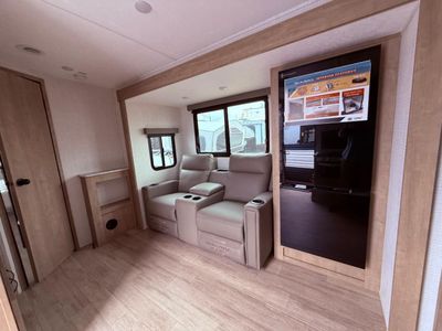 2025 Palomino SolAire - Photo 15