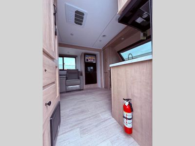 2025 Palomino SolAire - Photo 8