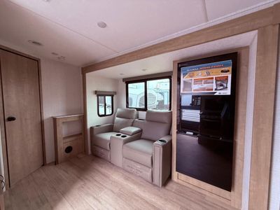 2025 Palomino SolAire - Photo 30