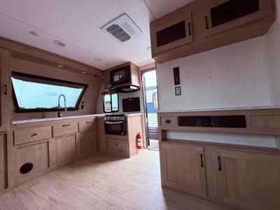2025 Palomino SolAire - Photo 19