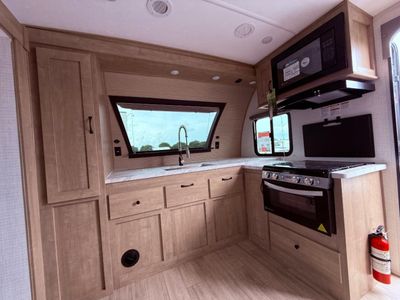 2025 Palomino SolAire - Photo 12