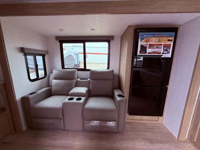 2025 Palomino SolAire - Photo 16