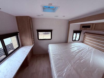 2025 Palomino SolAire - Photo 25