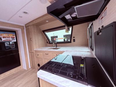 2025 Palomino SolAire - Photo 11