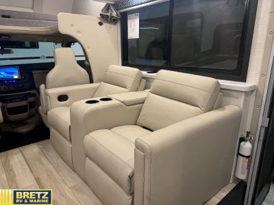2026 Thor Motor Coach Quantum - Photo 10