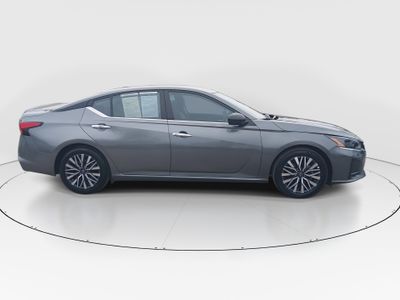 2025 Nissan Altima — photo 8 view