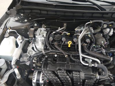2025 Nissan Altima — photo 9 view