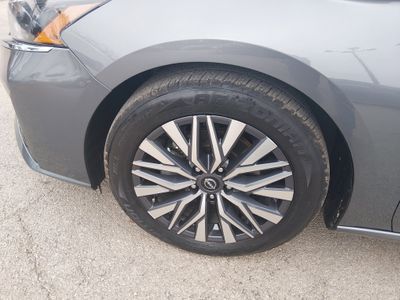 2025 Nissan Altima — photo 10 view