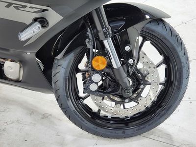 2025 Yamaha YZF-R7 - Photo 15