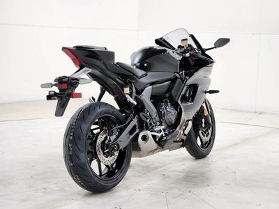 2025 Yamaha YZF-R7 - Photo 5