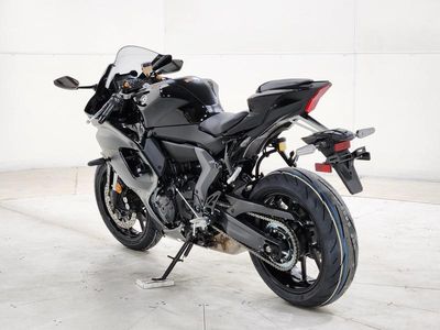 2025 Yamaha YZF-R7 - Photo 4