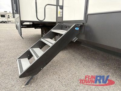 2024 Keystone RV Montana High Country - Photo 9