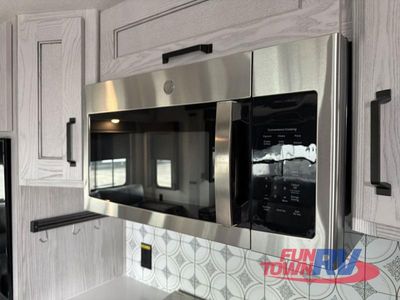 2024 Keystone RV Montana High Country - Photo 14