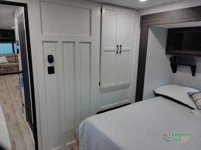 2026 Venture RV SportTrek Touring Edition — photo 47 view