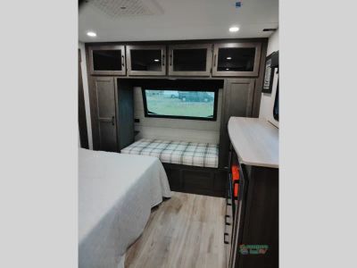 2026 Venture RV SportTrek Touring Edition — photo 43 view