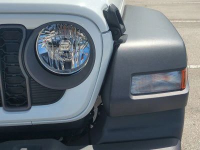 2026 Jeep Wrangler — photo 10 view