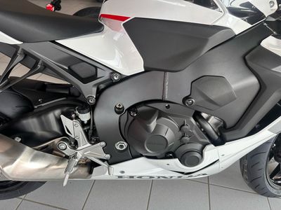 2026 Honda CBR1000RR - Photo 9