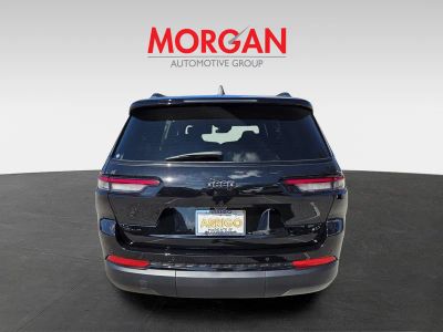 2025 Jeep Grand Cherokee L — engine compartment view