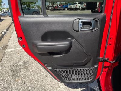2021 Jeep Wrangler - Photo 38